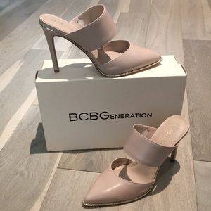 BCBGeneration, size 9, nude heels